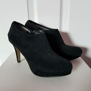 Adrienne Vittadini Pasco Boot